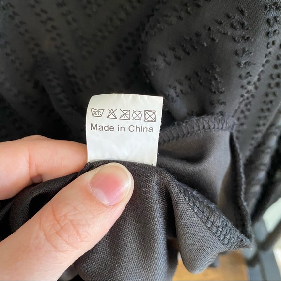 AlvaQ black v-neck chiffon blouse with sheer balloon sleeves size S - Picture 7 of 9